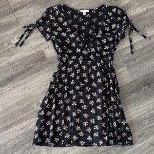 American Eagle Outfitters Black Floral Top